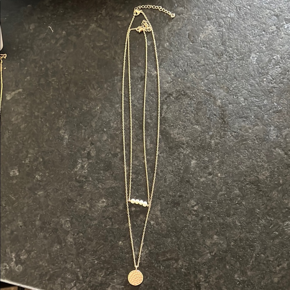 Elegant Gold Layered Necklace